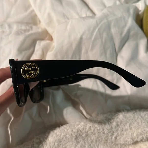 Authentic Gucci black sunglasses🖤